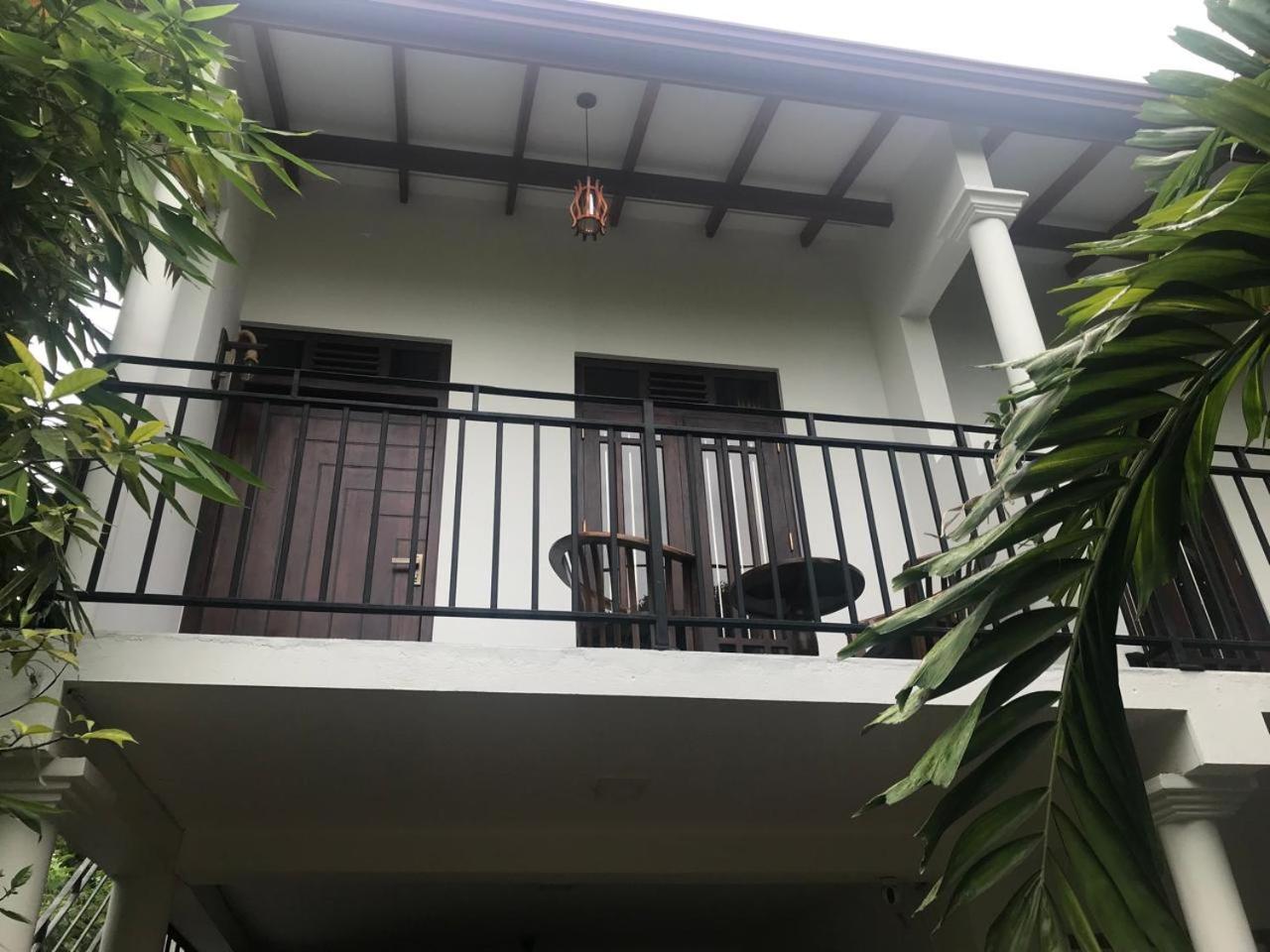 Flip Flop Inn Mirissa Bagian luar foto